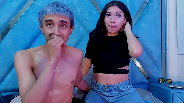 Snapshot of LauryAndNarem69 chatting on November 3, 8:04 am LauryAndNarem69 online show from November 3, 8:04 am