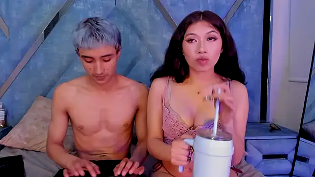 Snapshot of LauryAndNarem69 chatting on November 14, 7:07 am LauryAndNarem69 online show from November 14, 7:07 am