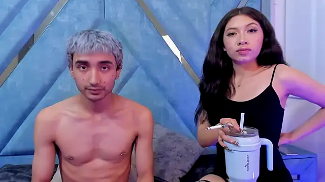 Snapshot of LauryAndNarem69 chatting on November 20, 7:30 am LauryAndNarem69 online show from November 20, 7:30 am