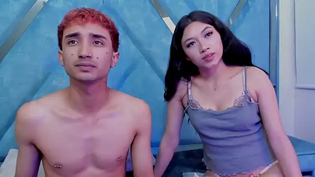 Snapshot of LauryAndNarem69 chatting on December 3, 6:21 am LauryAndNarem69 online show from December 3, 6:21 am