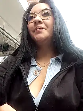 melisamoon  online show from March 18, 2:26 pm