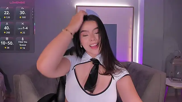 CandaseRussell online show from November 22, 8:52 pm