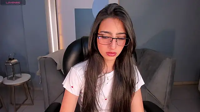 Snapshot of LarisaSmirnov chatting on October 6, 12:08 am LarisaSmirnov online show from October 6, 12:08 am