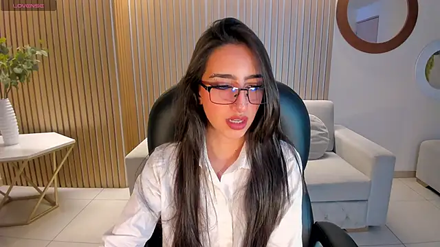 Snapshot of LarisaSmirnov chatting on October 21, 4:02 am LarisaSmirnov online show from October 21, 4:02 am