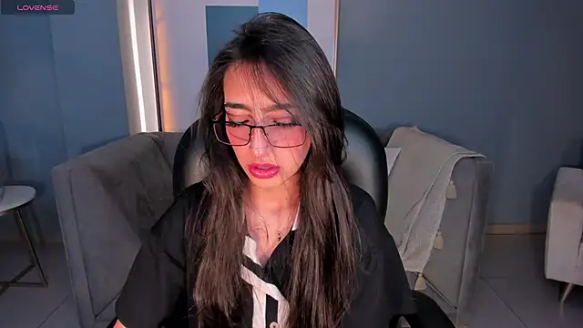 Snapshot of LarisaSmirnov chatting on October 29, 4:26 am LarisaSmirnov online show from October 29, 4:26 am