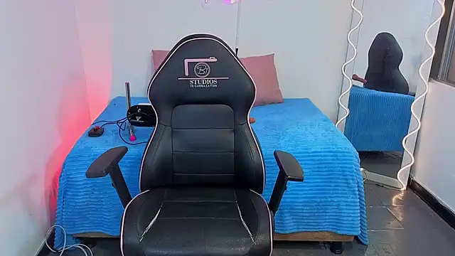 Malory tay1 online show from September 19, 7:14 pm