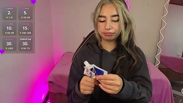 Malory tay1 online show from November 12, 7:13 pm