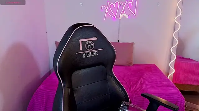 Malory tay1 online show from November 24, 7:13 pm