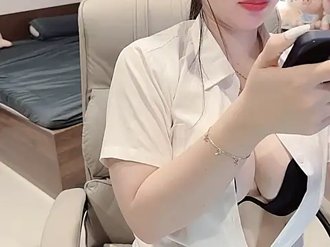 Nabiii6868 online show from April 18, 6:23 pm