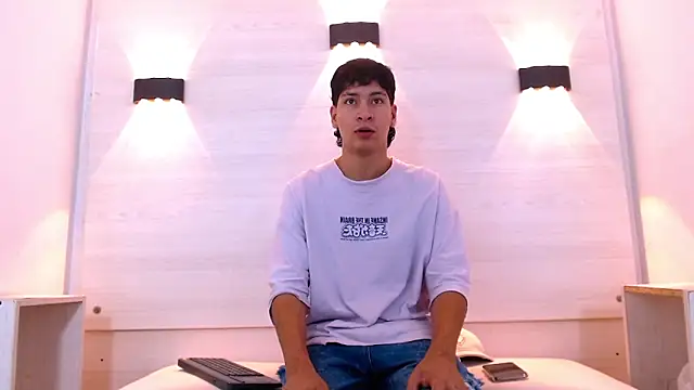 Jhojan twink online show from November 27, 12:18 pm