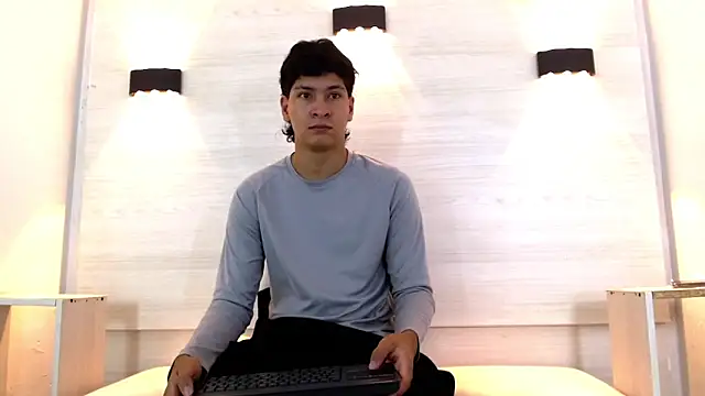 Jhojan twink online show from December 3, 2:04 pm