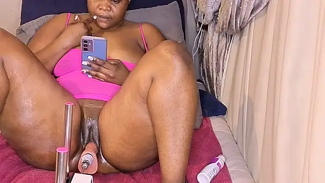 spicybootie online show from April 17, 11:02 am