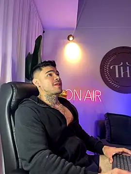 thiagoferrari2 online show from October 3, 2:19 am
