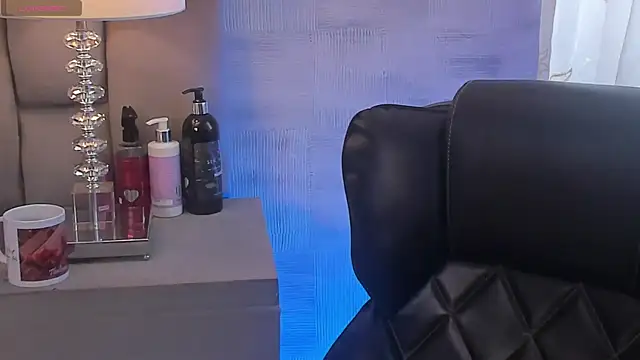 AliceStevens  online show from January 9, 1:25 pm