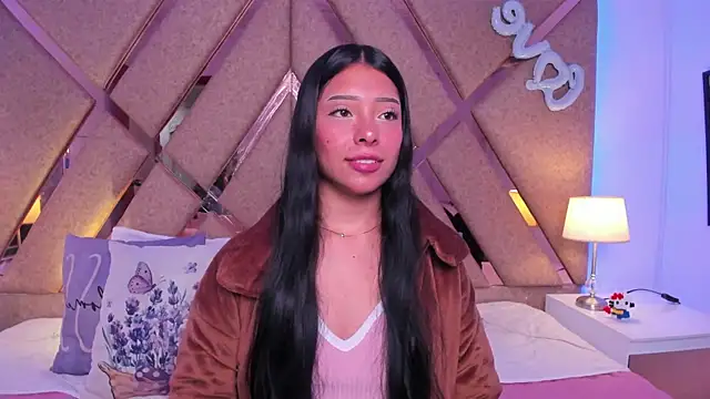 Emilybutterfly1 online show from March 19, 8:54 pm