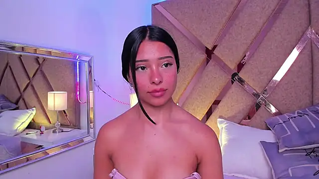 Emilybutterfly1 online show from March 22, 11:20 pm