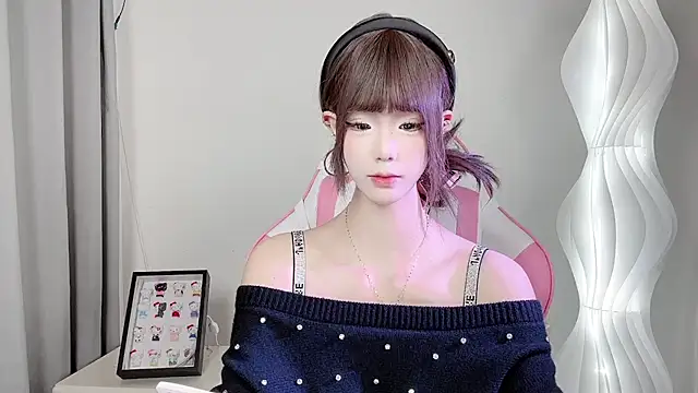 Snapshot of Gogo-888 chatting on November 8, 10:37 am Gogo-888 online show from November 8, 10:37 am