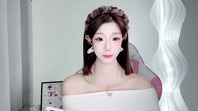 Snapshot of Gogo-888 chatting on December 5, 11:19 am Gogo-888 online show from December 5, 11:19 am