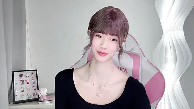 Snapshot of Gogo-888 chatting on December 15, 11:36 am Gogo-888 online show from December 15, 11:36 am