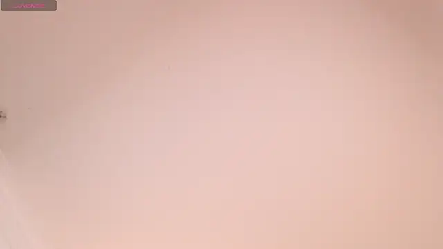 Snapshot of Valen_ross_ chatting on November 13, 9:03 pm Valen ross online show from November 13, 9:03 pm