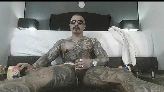 Snapshot of danilog515 chatting on November 9, 9:02 pm danilog515 online show from November 9, 9:02 pm