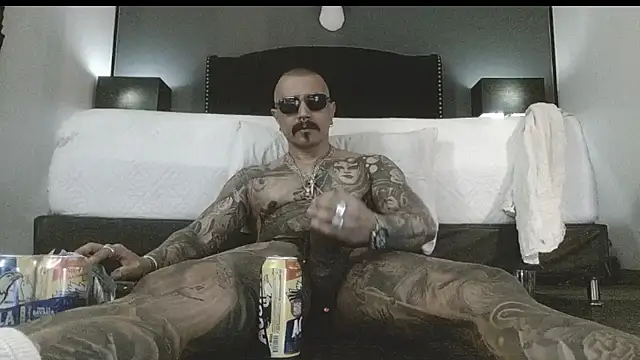 Snapshot of danilog515 chatting on November 18, 7:13 am danilog515 online show from November 18, 7:13 am