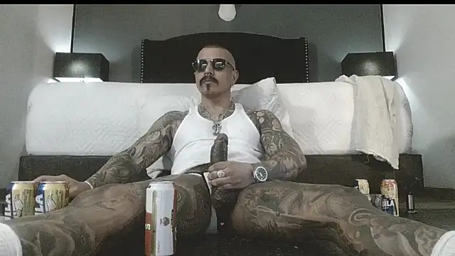 Snapshot of danilog515 chatting on November 25, 5:18 am danilog515 online show from November 25, 5:18 am