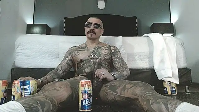 Snapshot of danilog515 chatting on November 28, 5:37 pm danilog515 online show from November 28, 5:37 pm