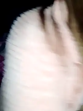 Snapshot of Maya-Moon chatting on November 21, 11:36 pm Maya-Moon online show from November 21, 11:36 pm