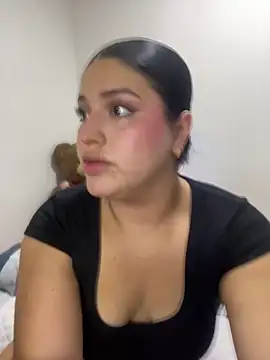 pareja curiosa19 online show from April 6, 1:36 am