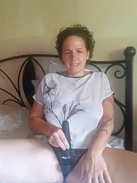 emiliemilf online show from March 27, 7:57 pm