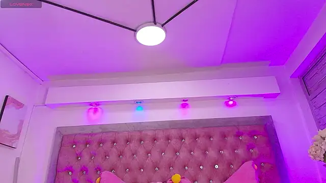 Andy Leex online show from February 8, 8:45 pm