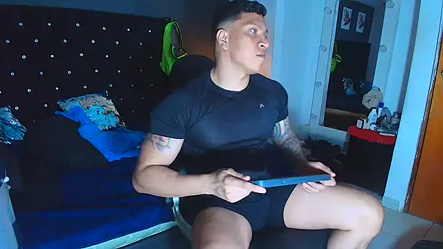 Snapshot of ethan_dalton_ chatting on November 19, 3:17 am ethan dalton online show from November 19, 3:17 am