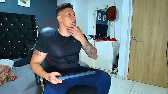 ethan dalton  online show from April 13, 2:50 am