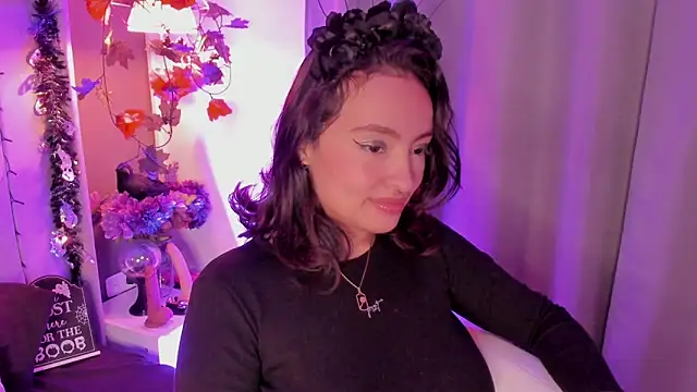 Snapshot of Angelica_Moon21 chatting on October 19, 4:57 am Angelica Moon21 online show from October 19, 4:57 am