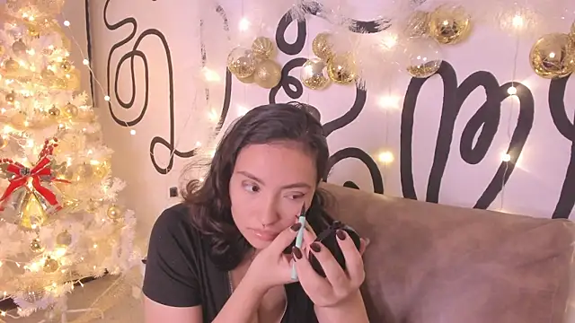 Snapshot of Angelica_Moon21 chatting on November 20, 5:18 am Angelica Moon21 online show from November 20, 5:18 am