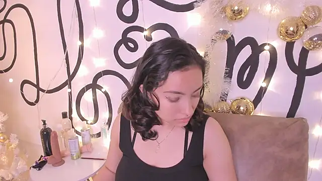 Snapshot of Angelica_Moon21 chatting on November 29, 5:21 am Angelica Moon21 online show from November 29, 5:21 am