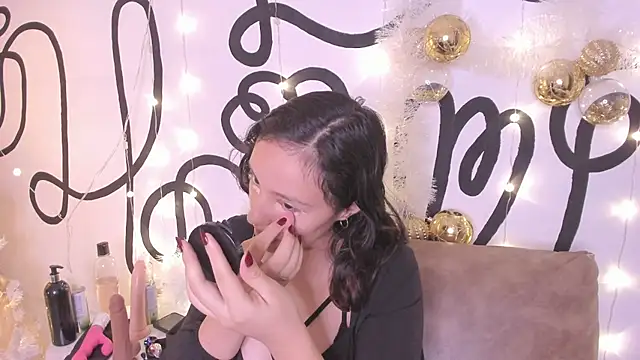 Snapshot of Angelica_Moon21 chatting on December 5, 5:16 am Angelica Moon21 online show from December 5, 5:16 am