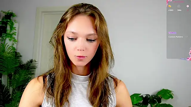 Snapshot of Sweet_Piece chatting on October 4, 10:30 pm Sweet Piece online show from October 4, 10:30 pm