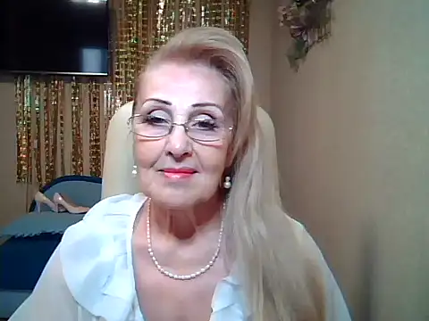 Snapshot of Margo_Sweety chatting on October 22, 10:26 am Margo Sweety online show from October 22, 10:26 am