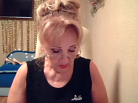 Snapshot of Margo_Sweety chatting on November 28, 6:21 pm Margo Sweety online show from November 28, 6:21 pm