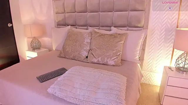 laurencarter1 online show from November 7, 3:39 am