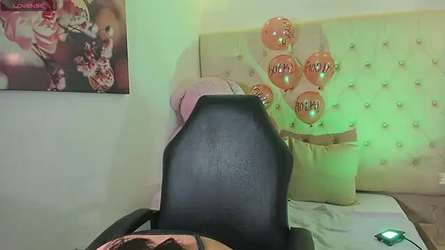 abby roux online show from November 12, 3:40 am