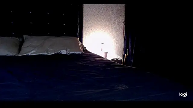 andrea gomes  online show from September 28, 8:09 am