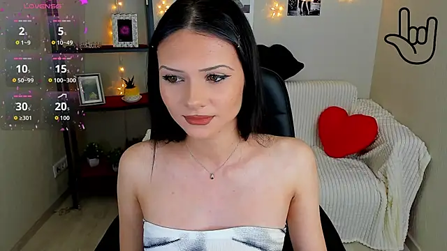 Kitti   online show from November 5, 1:38 am