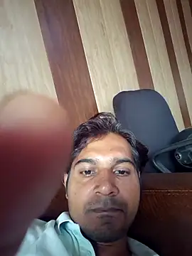 Snapshot of johnny8731 chatting on October 22, 4:57 am johnny8731 online show from October 22, 4:57 am