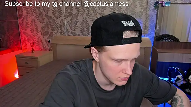 Snapshot of Cactus__James chatting on November 2, 5:48 pm Cactus James online show from November 2, 5:48 pm