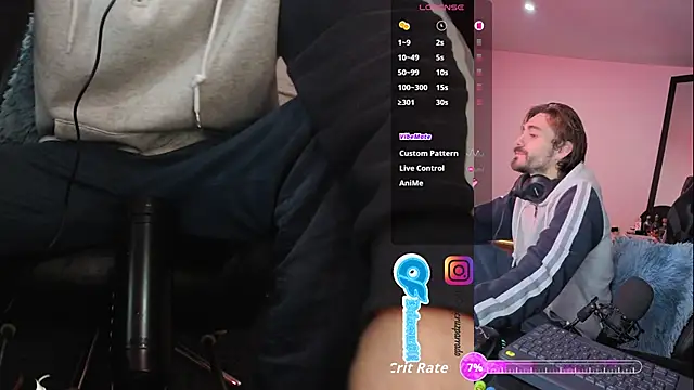 Snapshot of Aaron_malikk chatting on November 14, 3:38 am Aaron malikk online show from November 14, 3:38 am