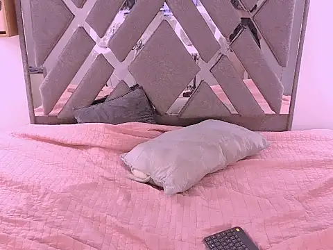 Snapshot of kronysmith chatting on October 27, 10:25 pm kronysmith online show from October 27, 10:25 pm