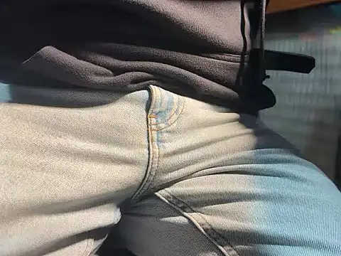 Max 965 online show from November 15, 6:48 pm